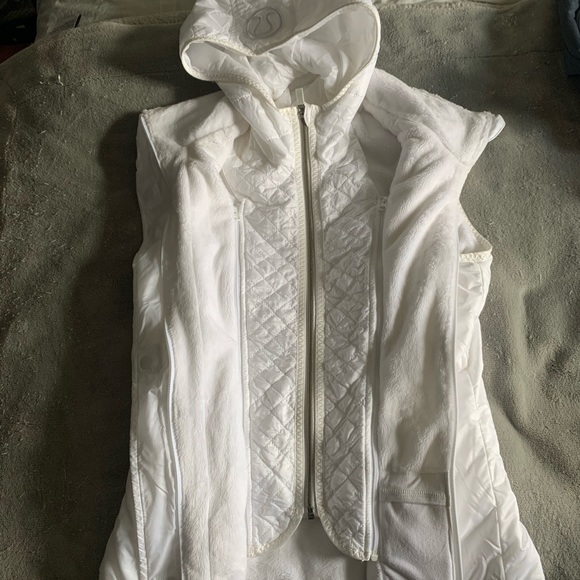 ✨White lululemon vest✨ - Picture 5 of 6